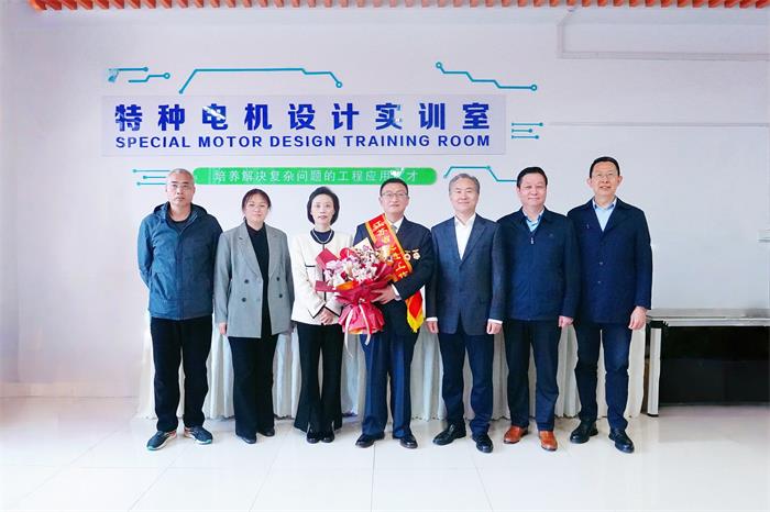 校领导走访慰问江苏省先进工作者