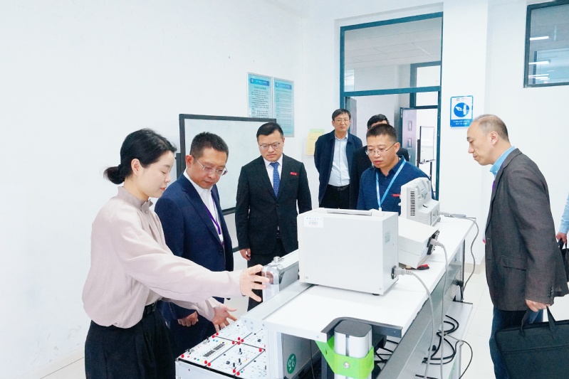 光电信息科学与工程专业接受教育...